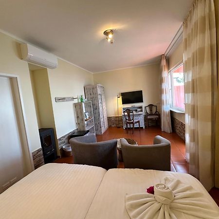 Inn & Art Madeira คานีโซ ภายนอก รูปภาพ